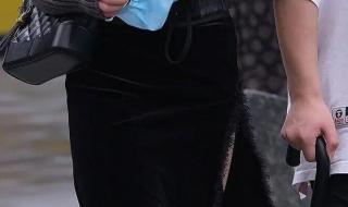 黑色连衣裙怎么搭配