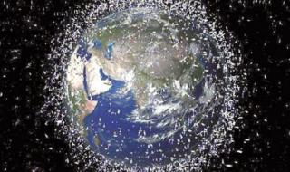 多个发光体划过夜空 多个发光体划过夜空