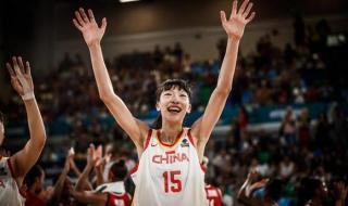 女篮今晚几点比赛